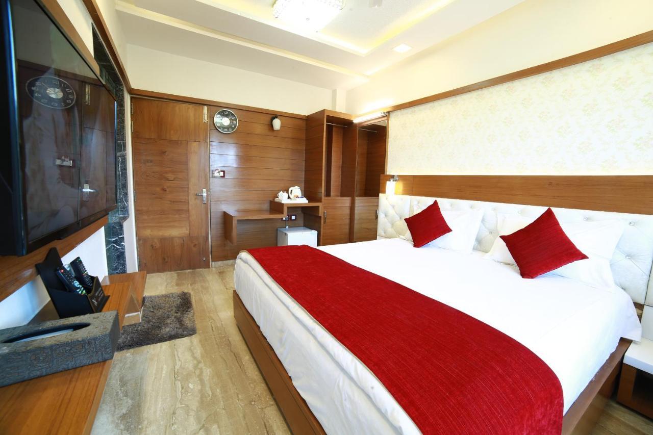 Hotel Sheratone Mount Abu Εξωτερικό φωτογραφία