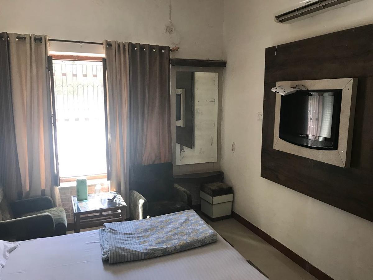 Hotel Sheratone Mount Abu Εξωτερικό φωτογραφία