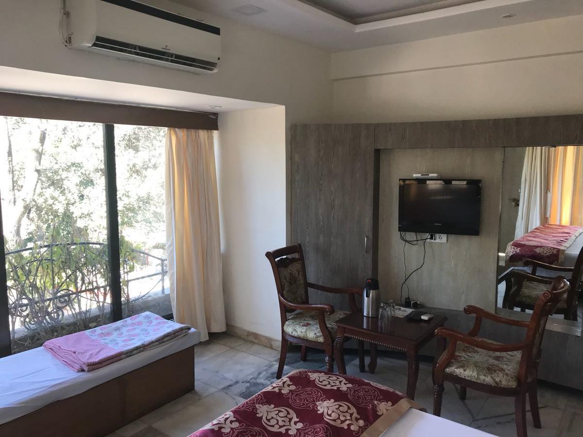 Hotel Sheratone Mount Abu Εξωτερικό φωτογραφία